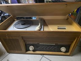Röhrenradio Sondyna Garant mit Phono