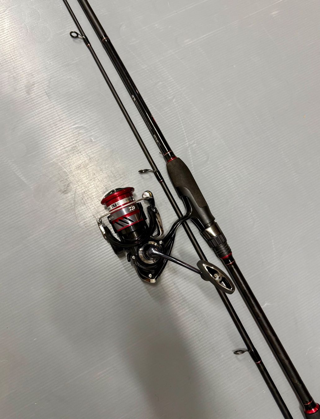 Daiwa Cannes à pêche: Daiwa Comborute 2.40m – D'occasion à Trimbach par duri..