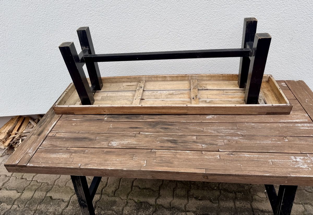 Tischset: Tisch und Bänke – Gebraucht aus Arch von Tounsen