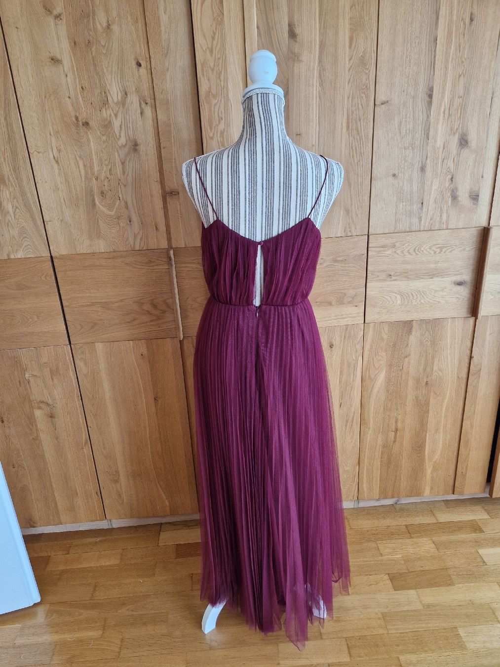Asos Vestiti: Asos Ballkleid / Abendkleid Tüll – Usato da Remetschwil venduto da interiorandbeauty 1