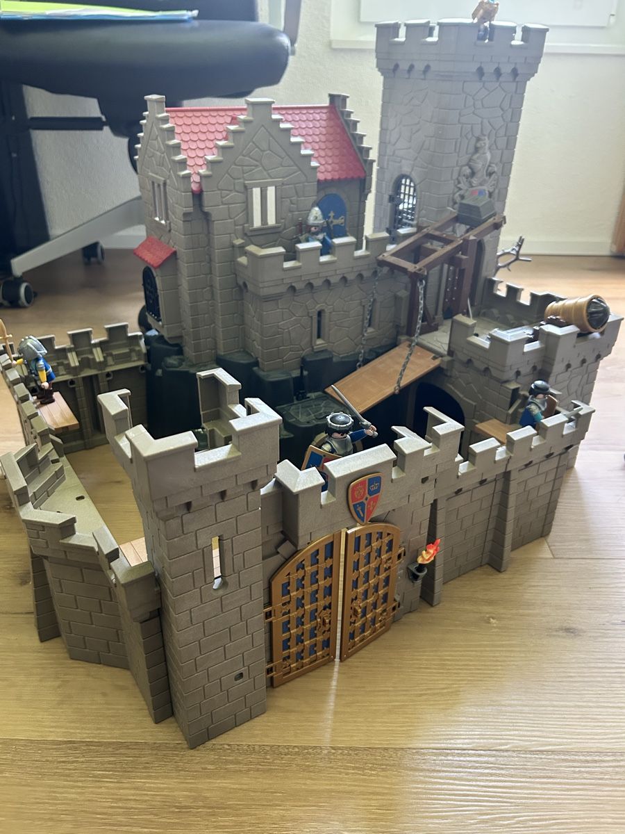 Playmobil Giocattoli: Palymobil Ritterburg – Usato da Schwerzenbach venduto da MajaKusti