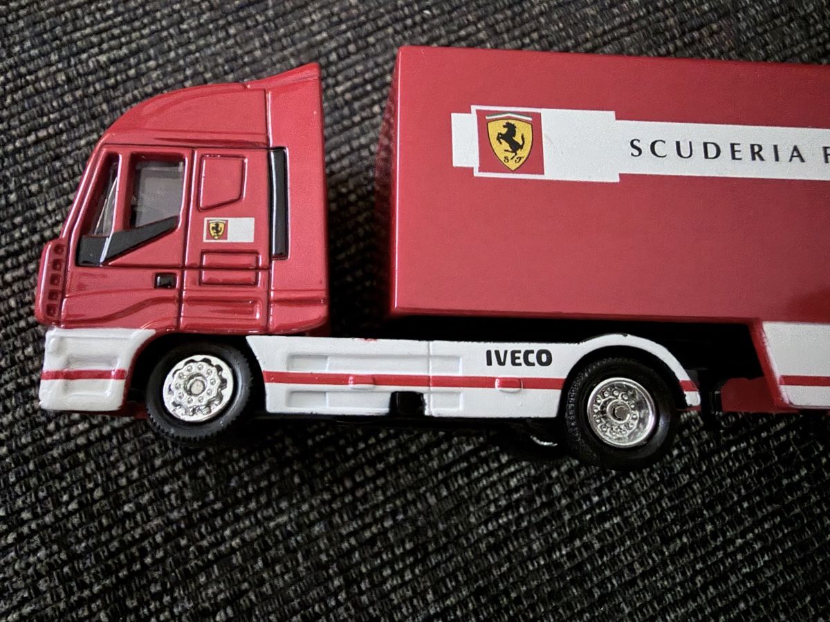 Kit di modellismo & Modellini statici: Camion SCUDERIA FERRARI rouge – Nuovo (secondo la descrizione) da Courgevaux venduto da auxtrouvailles 1