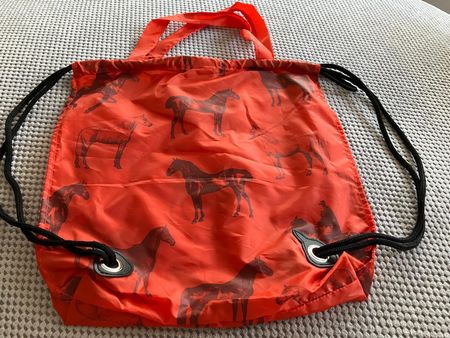 Bag rot mit Pferden