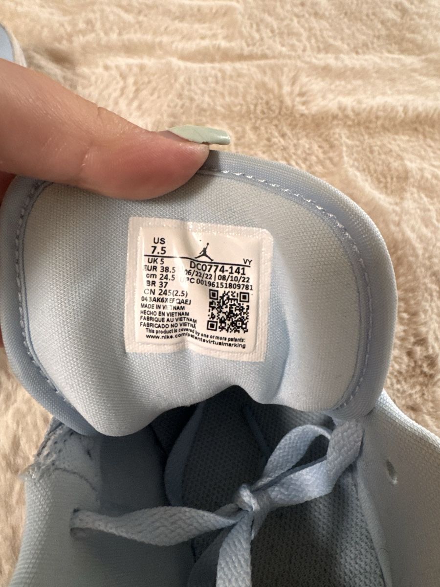 Jordan Scarpe da donna: Nike Air Jordan 1 White Ice Blue – Usato da Netstal venduto da Djukaxgajic01 2
