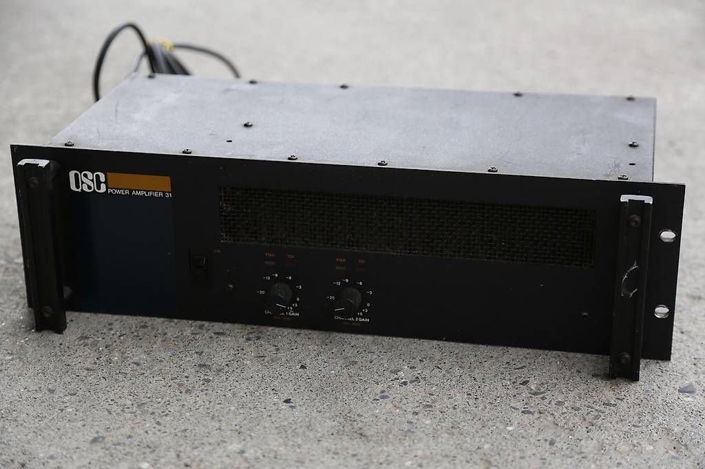 Amplificatori: QSC Power Amplifier A31E Endstufe 2x200W – Usato da Hendschiken venduto da 22406502