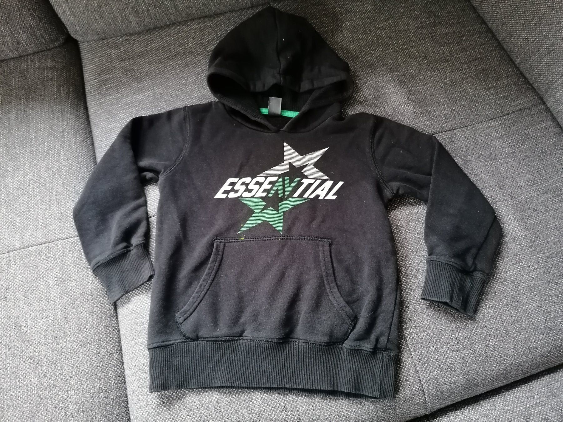 Maglioni & Felpe: Hoodie / Kapuzenpullover Gr. 110 – Usato da Büttikon AG venduto da Amineah