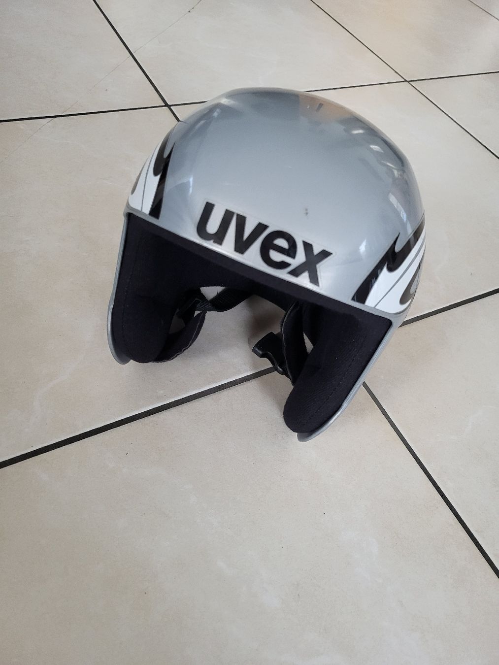 Uvex Caschi: Uvex Kinderskihelm 54cm – Usato da Tägerschen venduto da scherrersa
