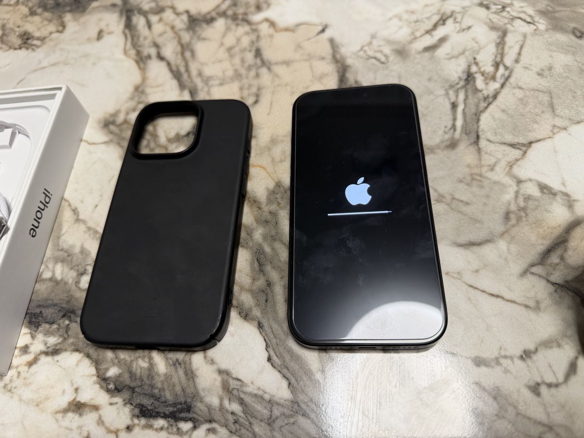 Apple Portables: I Phone 16 Pro – D'occasion à Schötz par LNP 2