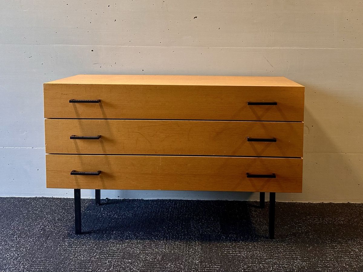 Cassettiere: Mid Century Modern Kommode, Sideboard mit 3 Schubladen. Top – Usato da Lustmühle venduto da Belair1955 1