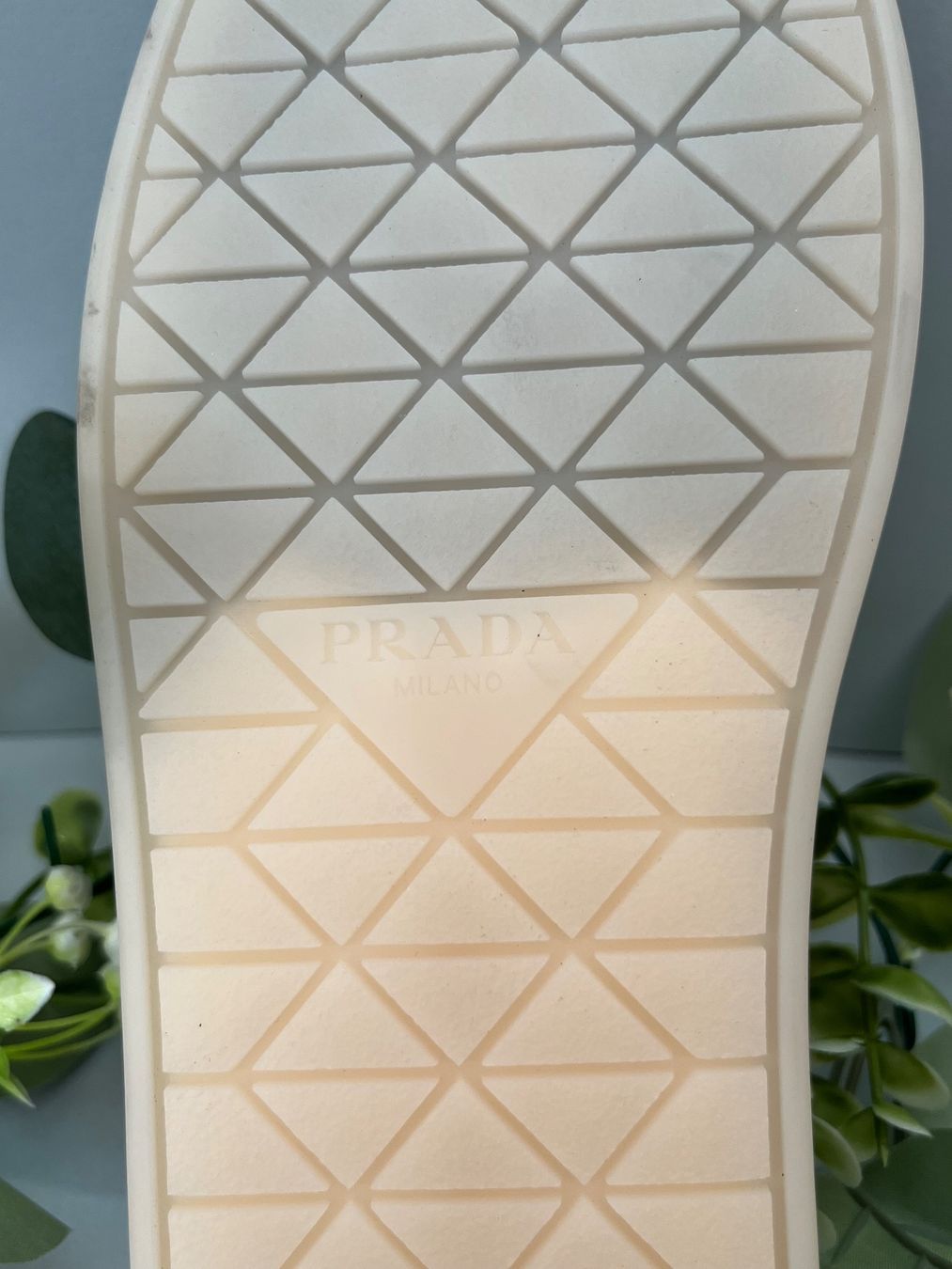 Prada Scarpe da donna: Prada Wildleder Mules Navy Blau 38.5 IT Neu – Nuovo (secondo la descrizione) da Lausanne venduto da S_luxury 7