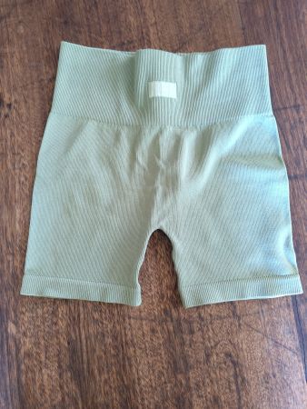 Self. Shorts fitness pastellgrün M