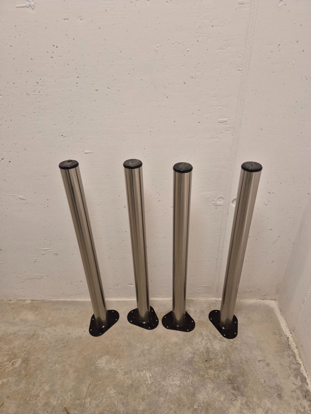 Altri mobili: Möbelfüsse 80cm (4 Stück) – Usato da Marly venduto da pil_hgx5