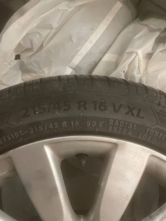 Pneumatici & Ruote complete: Sommer Pneu mit Felge – Usato da Rapperswil SG venduto da Golf85 2