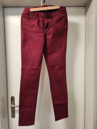 Damenjeans Gr. 36, bordeaux v. Yessica