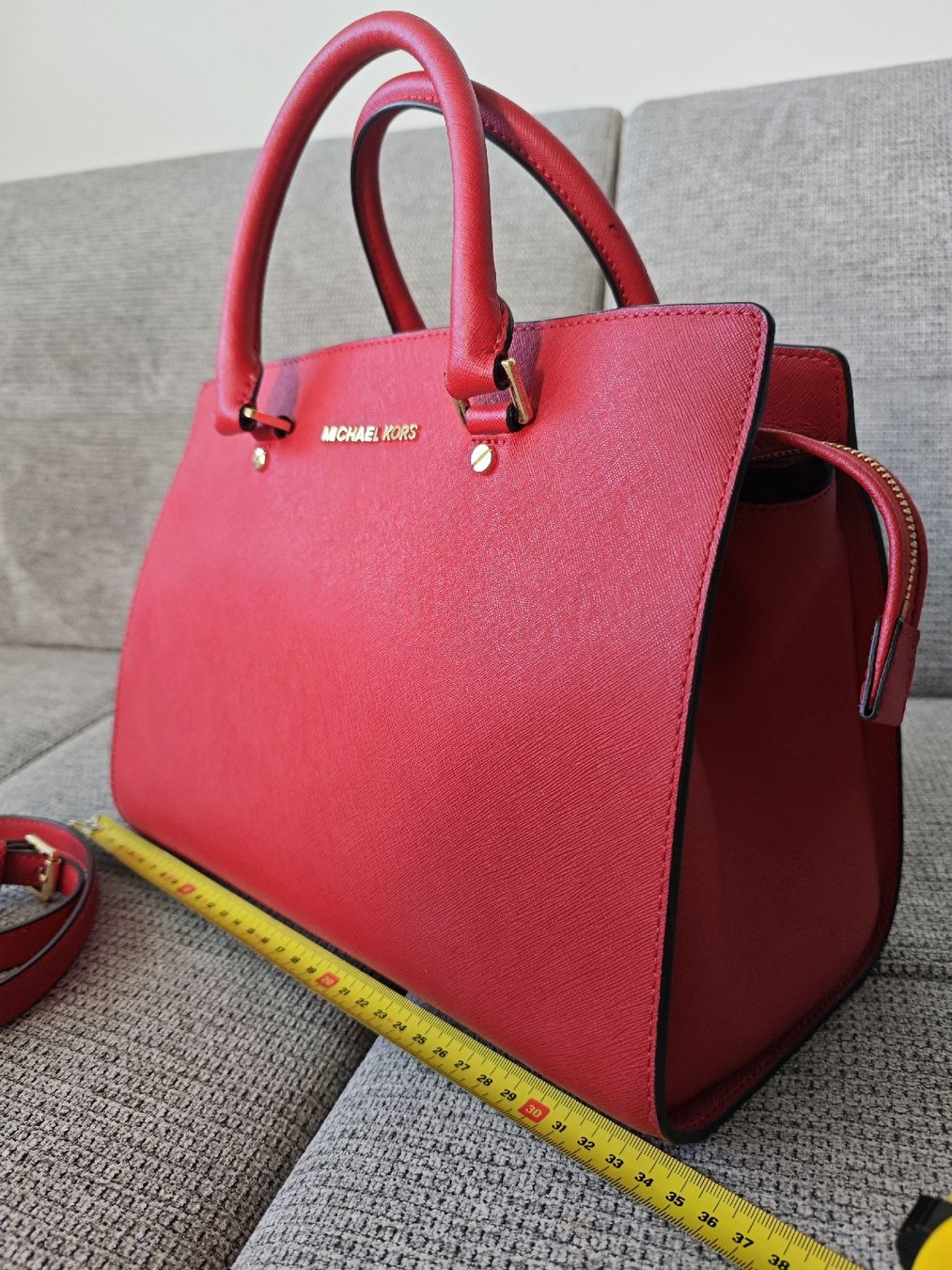 Michael Kors Borse da donna: Michael Kors Shoulder Bag Red 🍒 – Usato da Zürich venduto da alu_dzr7 2