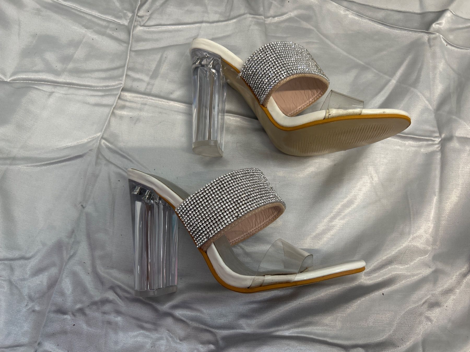 Scarpe da donna: Sandale silver/clean Gr 37 Neu – Nuovo e nell'imballaggio originale da Regensdorf venduto da Spyke55 1