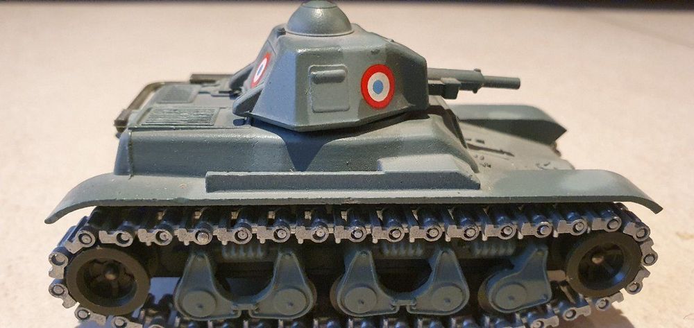 Char Léger Renault R35 1:35 - Maquette WWII | Amati