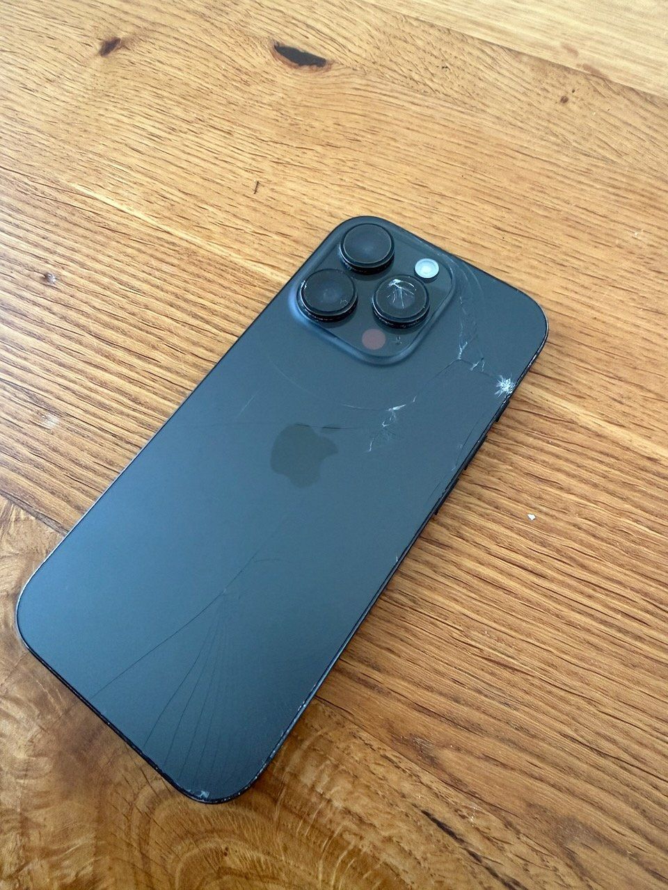 Apple Handys / Smartphones: iPhone 16 Pro 128GB ab CHF 1.– | Frontscheibe & Rückscheibe – Gebraucht aus Egg b. Zürich von dell1503 3