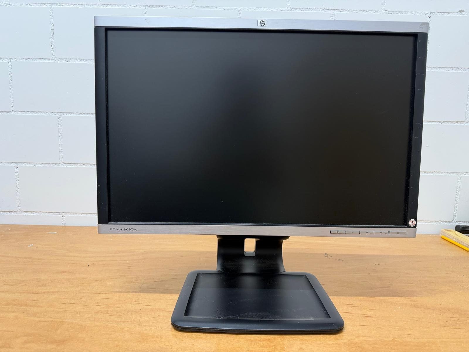 Hewlett Packard Monitore: HP Compaq LA2205wg – Gebraucht aus Felben-Wellhausen von Salabjanga