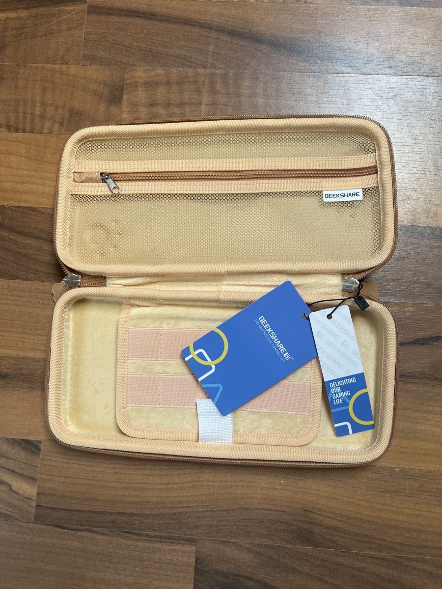 Giochi: Nintendo Switch Tasche mit Hunde Design, Neu, Top! – Nuovo (secondo la descrizione) da Toffen venduto da Schnacker 1