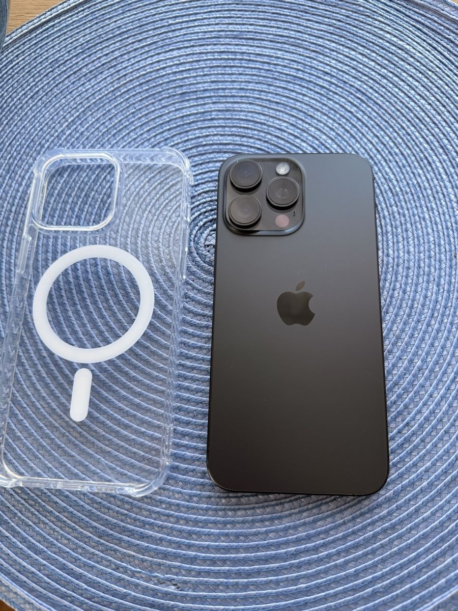 Apple Telefoni cellulari / Smartphones: iPhone 15 pro max  – Usato da Penthalaz venduto da sup_5ztk 2
