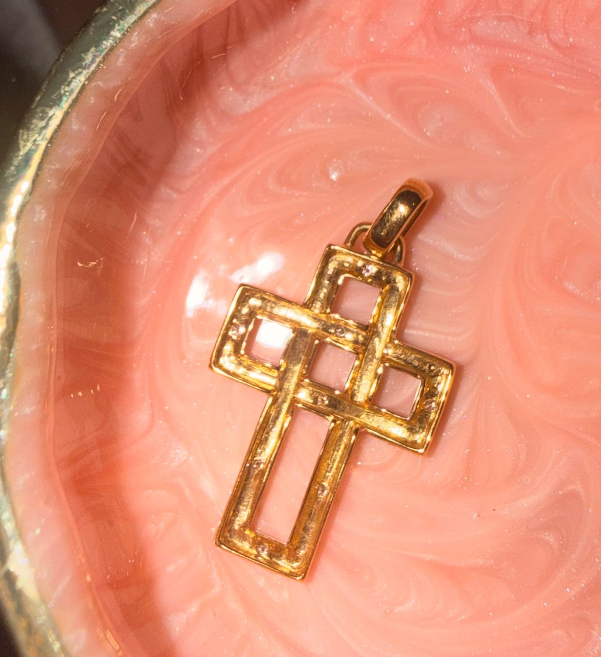 Ciondoli: Pendentif croix or 375 avec diamants – Usato da St-Maurice venduto da Sandrinette123 3