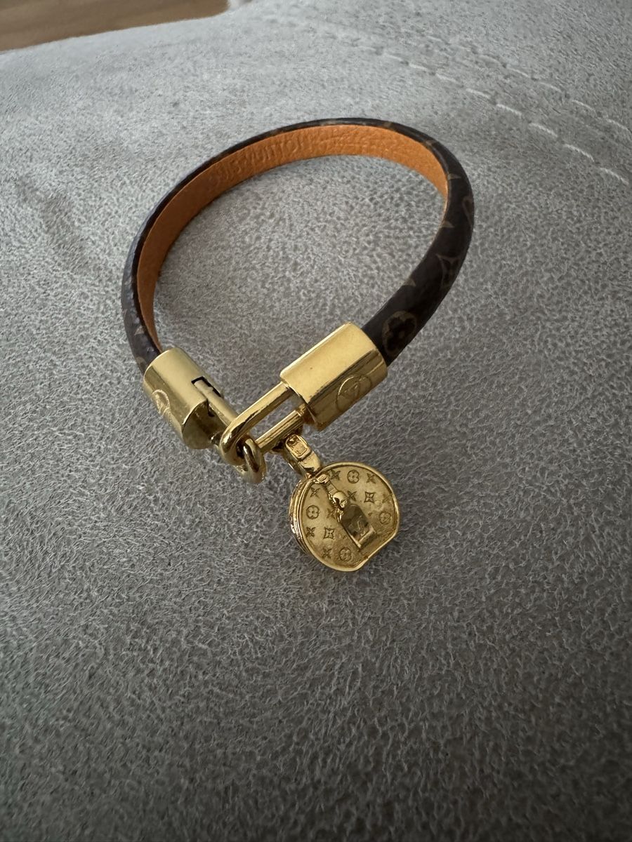 Louis Vuitton Bracciali & Braccialetti: Bracelet Louis Vuitton tribute charm – Usato da La Chaux-de-Fonds venduto da kel_9khc
