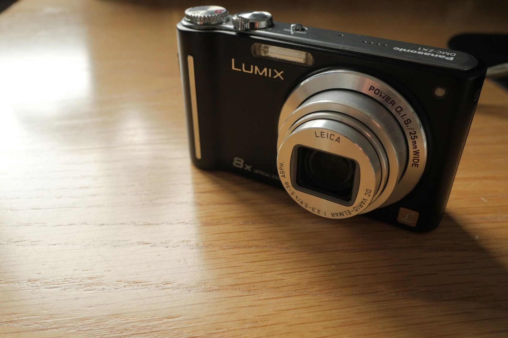 Panasonic Fotocamera: Panasonic Lumix DMC-ZX1 – Usato da Neuchâtel venduto da Carlosfmunoz