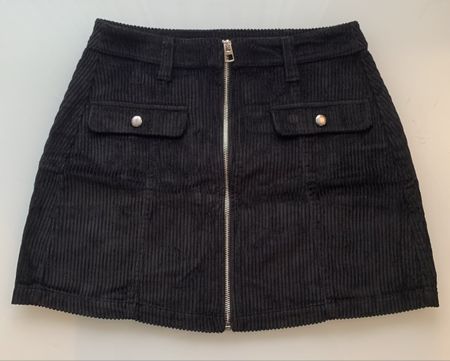 Schwarzer Cordrock Bershka, Gr. M, guter Zustand!