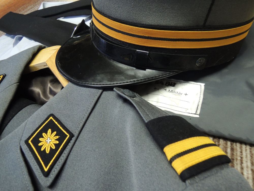 Schweizer Armee Uniformen: Uniform Oberstleutnant  im Gst "7 teilig" sehr schön – Gebraucht aus Uznach von Othmar52 1