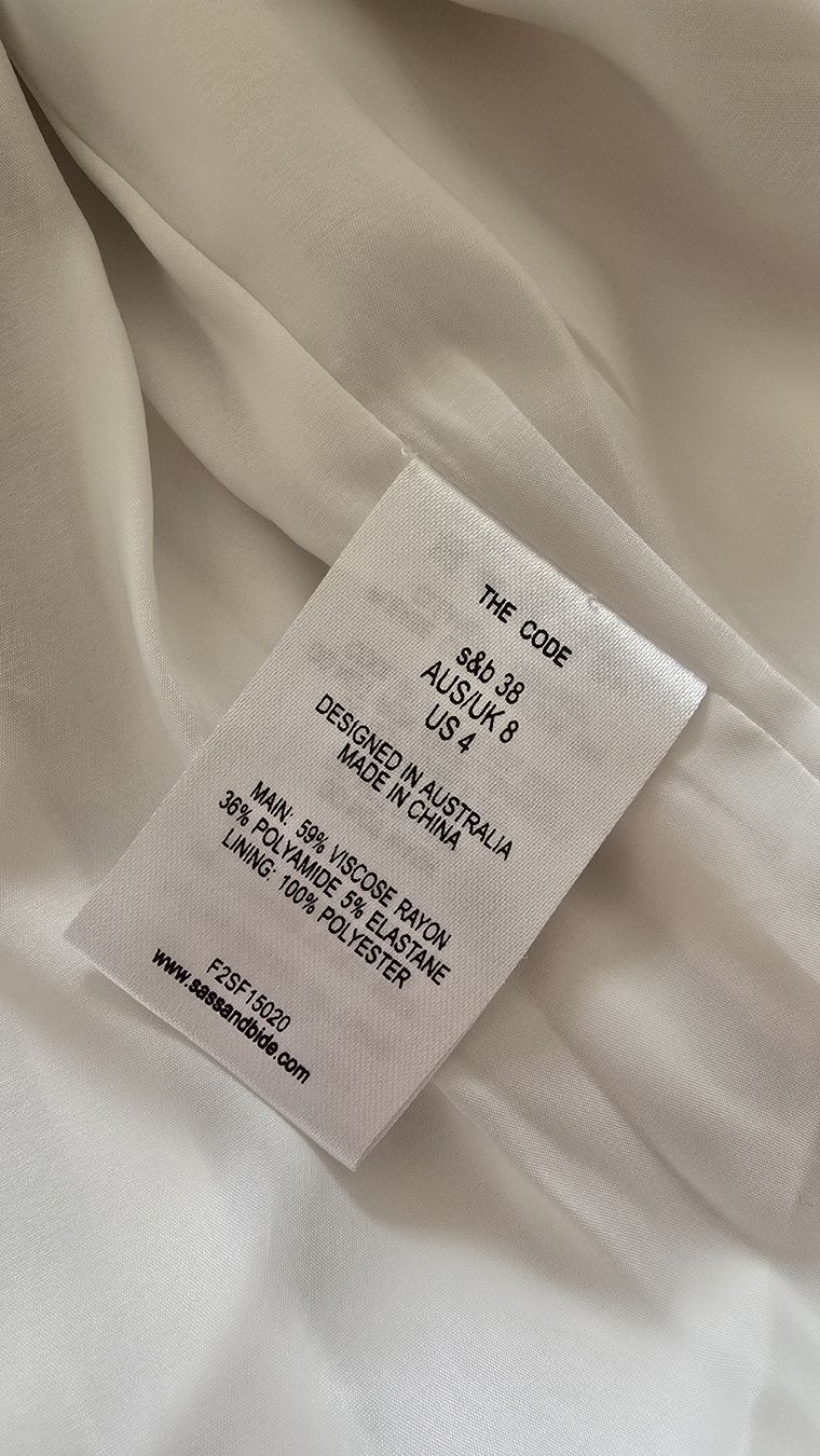 Giacche: Sass & Bide white shaped jacket with gold buttons size 8 – Usato da Wislikofen venduto da Riko007 7