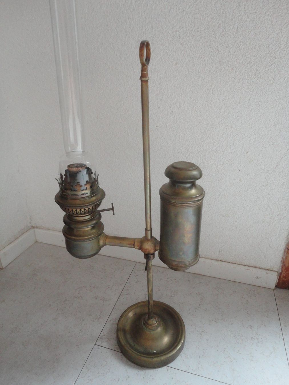 Lampes: Antike Petroleumlampe aus Messing – D'occasion à Gelterkinden par Gimbo2 1