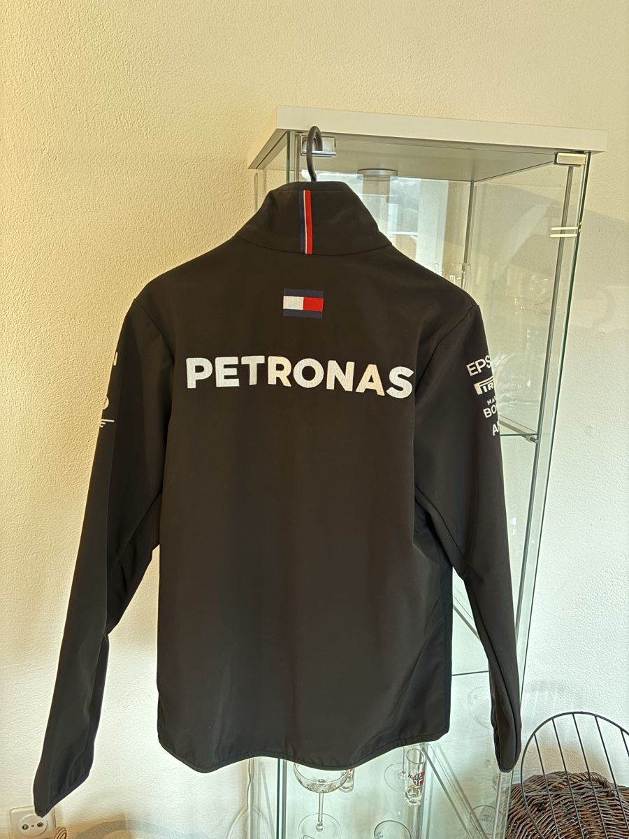 Giacche: Mercedes Petronas AMG Softshell Jacke S – Usato da Euthal venduto da keve91 1