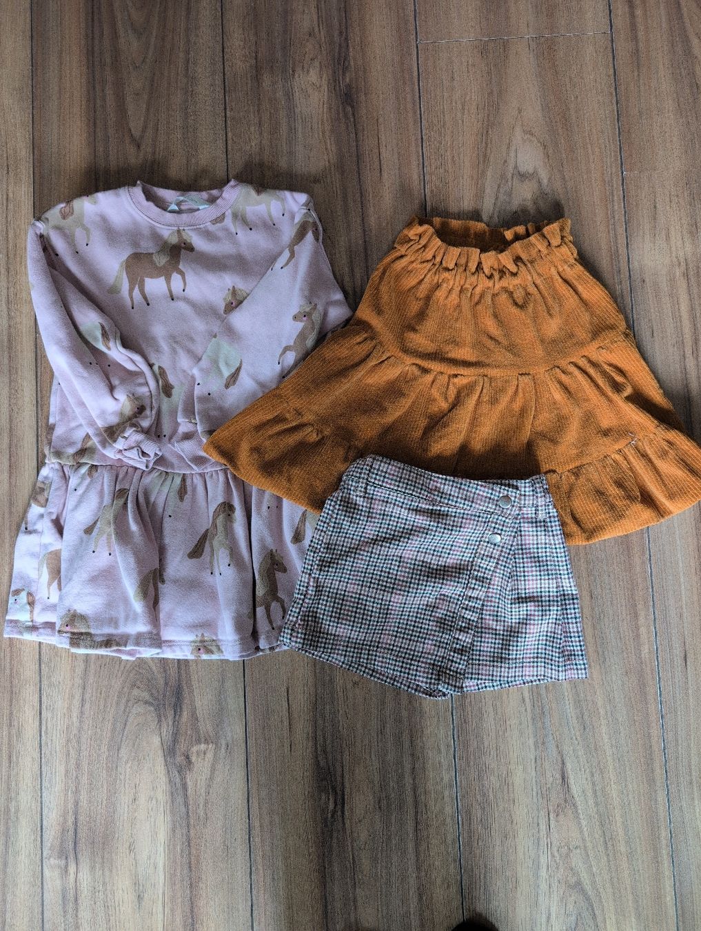 H&M Lotti & Set di vestiti: Röckli und Kleidli Set 104-116 – Usato da Neuhausen venduto da Bluesewingneedle
