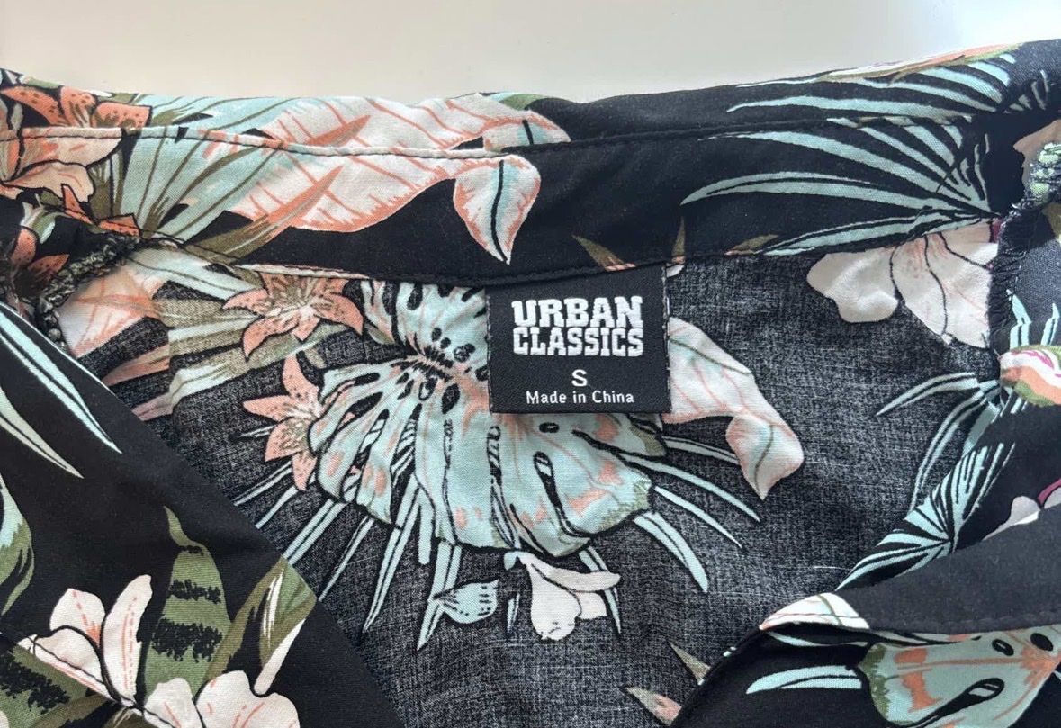 Camicette: Damen Bluse Blumenmuster kurzarm Grösse S gebraucht – Usato da Rütihof venduto da sul_s5r2 3