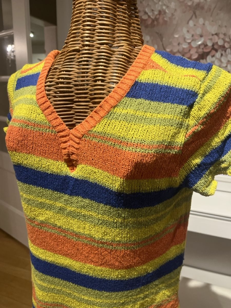 T-shirt: Kurzarm Strickshirt, farbig, S – Usato da Solothurn venduto da Bobesch08 1