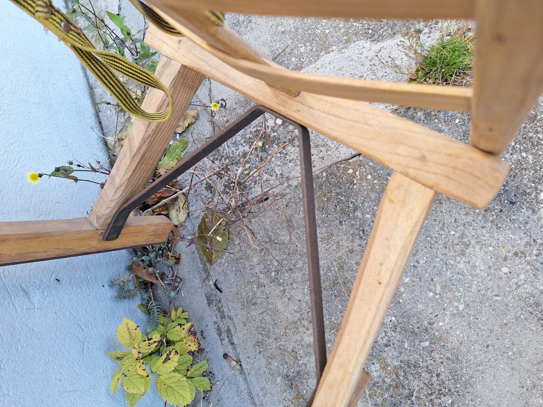 Slitta: GROSSER HOLZSCHLITTEN – Usato da Huttwil venduto da Kunterbuntli 5
