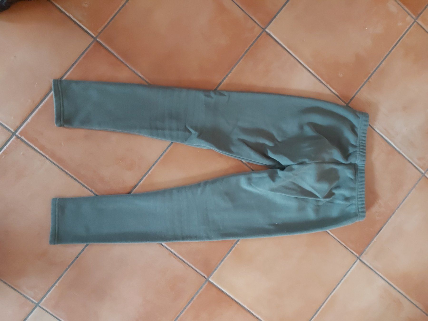 Kleiderpakete & -sets: Ensemble fille, 152 – Gebraucht aus VUADENS von momy 2