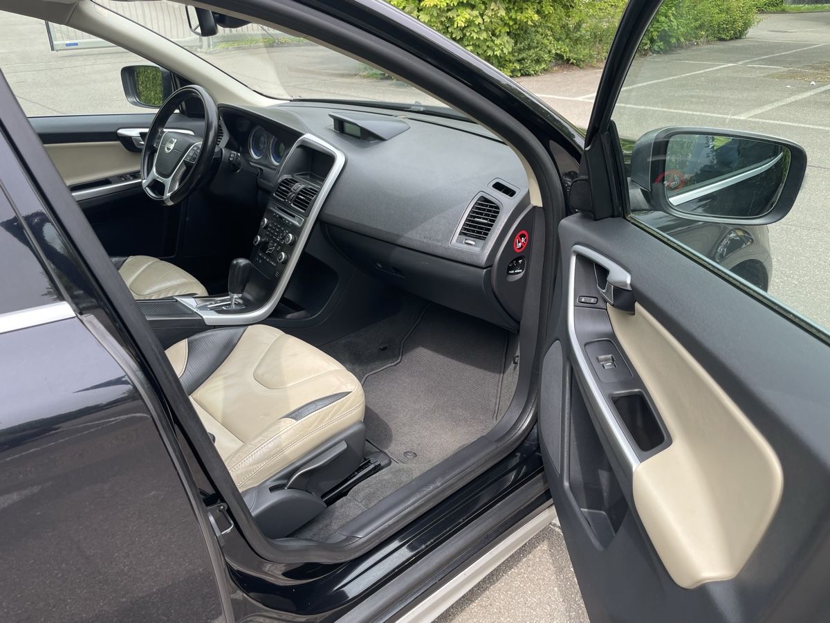 Volvo Automobili: Volvo XC60 D5 AWD – Usato da Effretikon venduto da Effi75 2