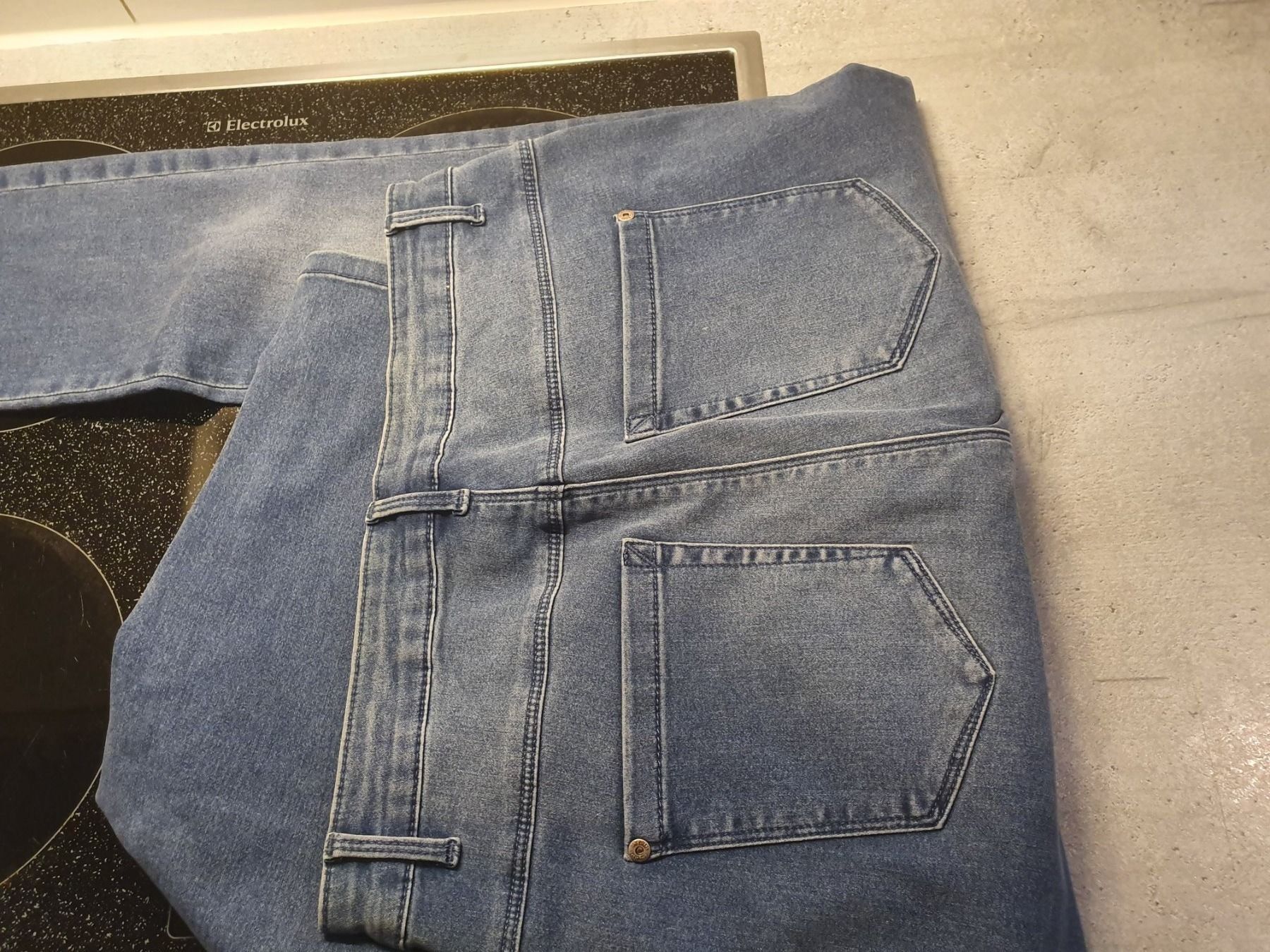 Jeans: Damen Jeans NEU von Only – Usato da Aarburg venduto da saluvava 1
