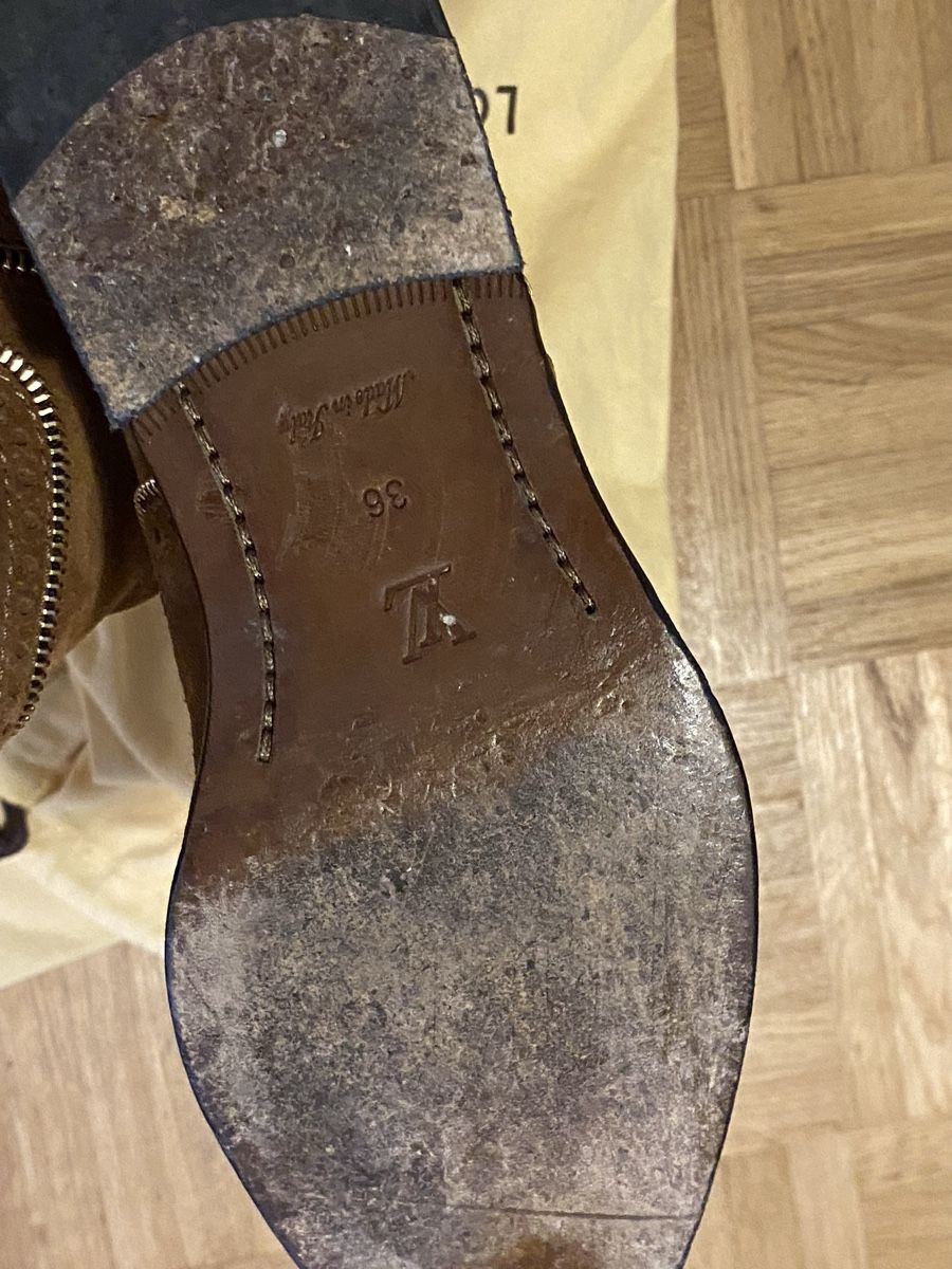 Louis Vuitton Scarpe da donna: Bottines LV en cuir – Usato da Lausanne venduto da Christinaki 6