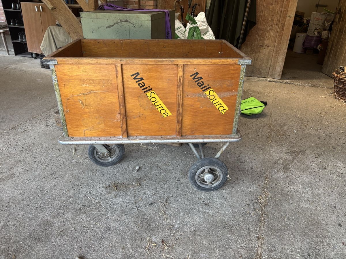 Eléments de bureau: Chariot PTT – D'occasion à Heitenried par Petize 1