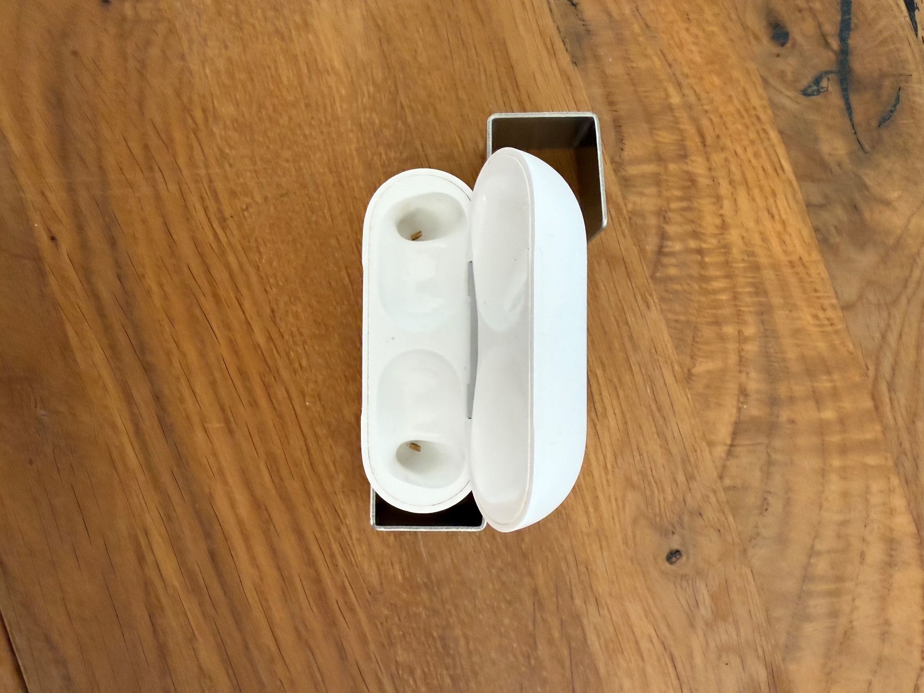 Apple Kopfhörer: APPLE AirPods Pro 2 Charging Case – Gebraucht aus Lausanne von Nine1982 1