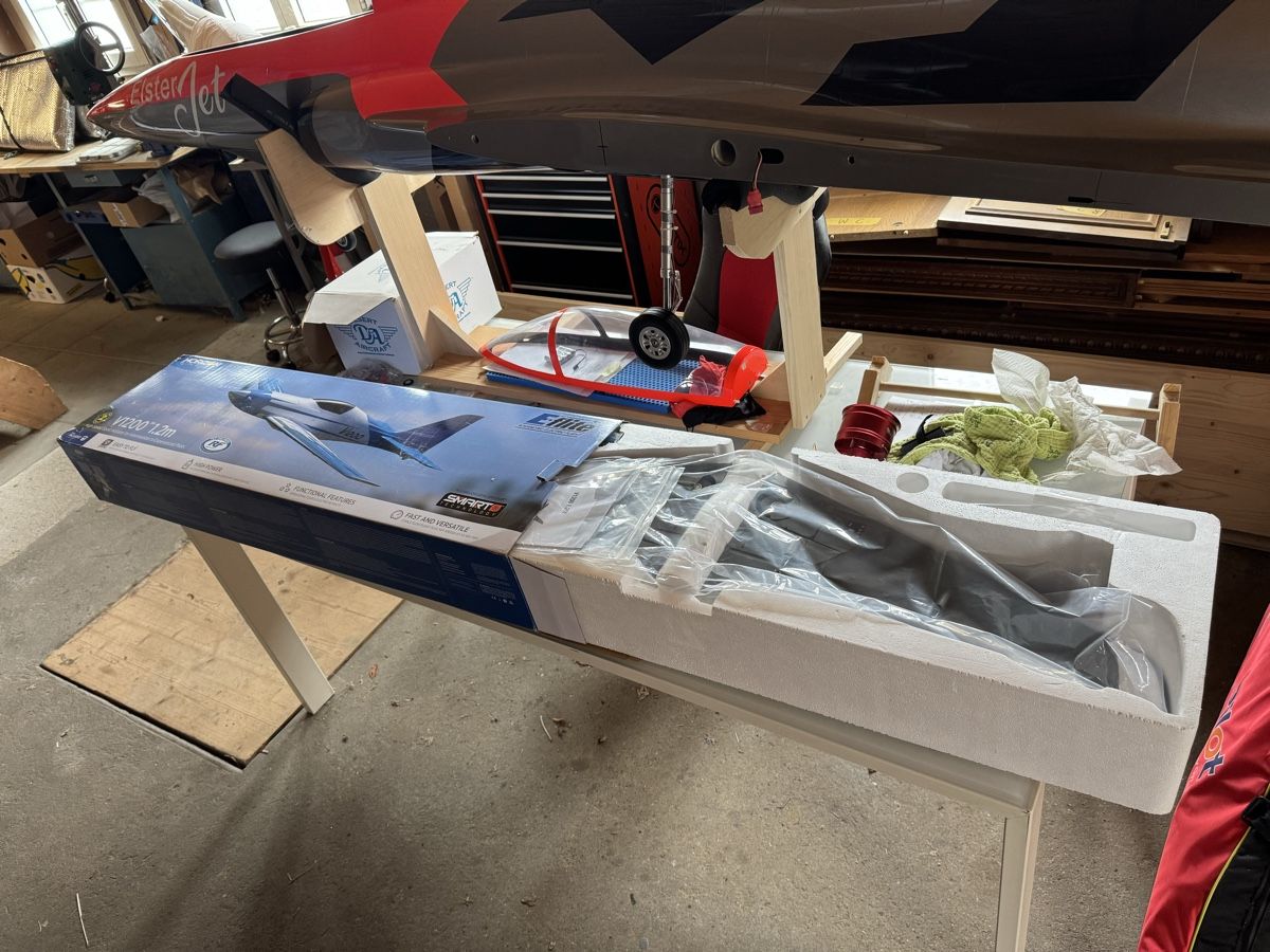 Modellismo RC: E-Flite V1200 1.2m – Nuovo e nell'imballaggio originale da Limpach venduto da Pilatus22 1