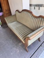 Antikes Sofa Holzgestell gestreifter Stoff fli
