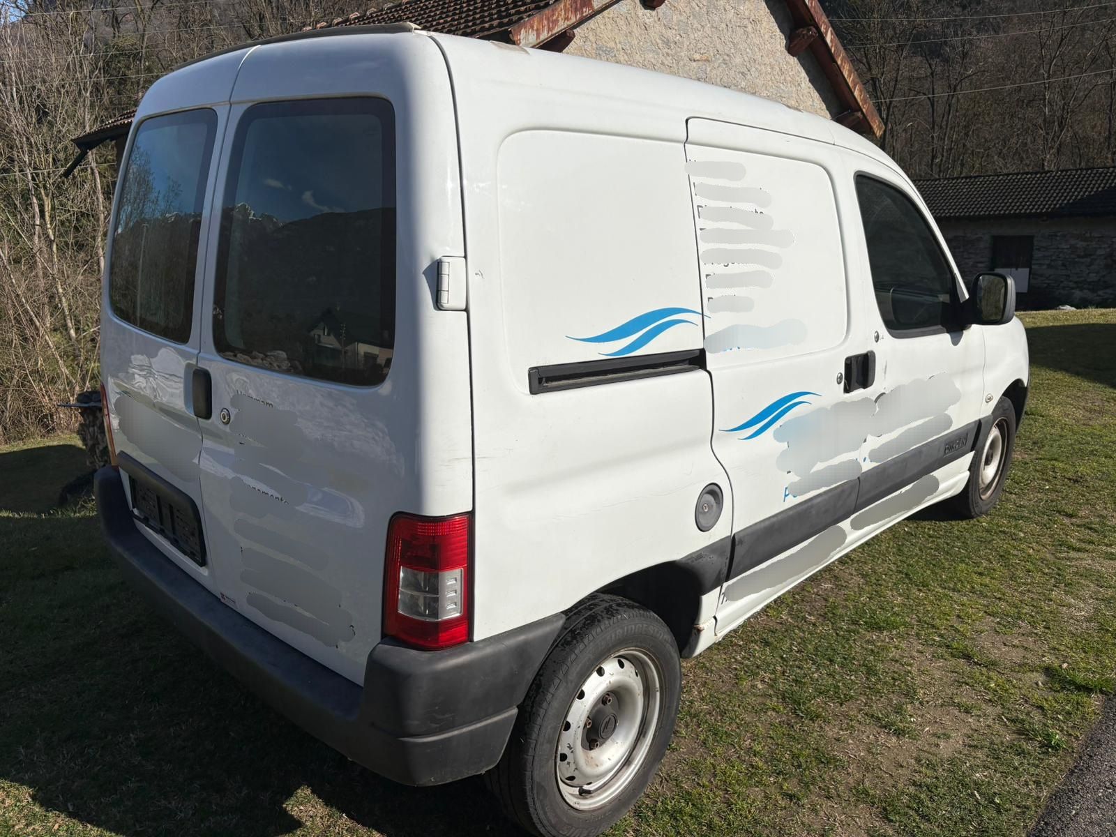 Citroën Veicoli commerciali: Citroën Berlingo 1.4i – Usato da Giubiasco venduto da AUTOTECNICA 3
