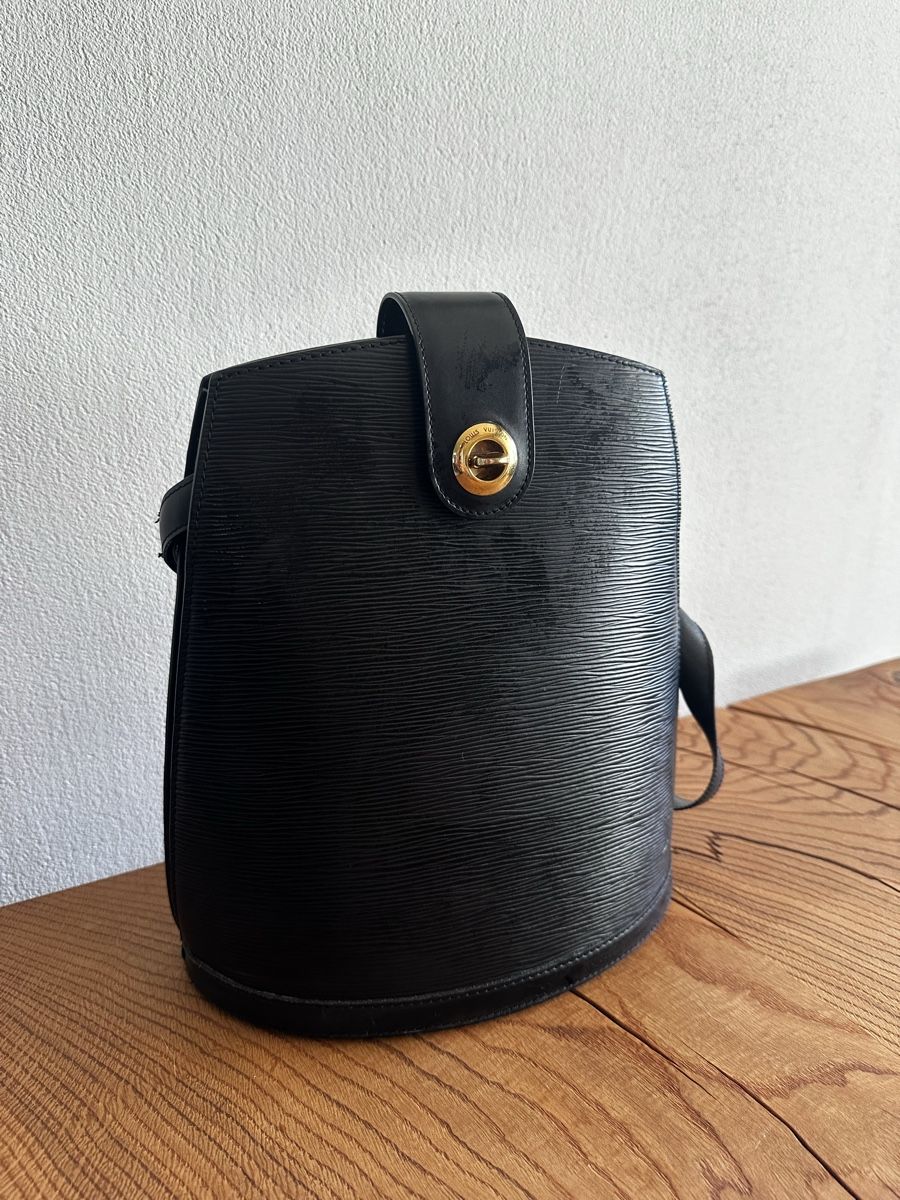 Louis Vuitton Borse da donna: Louis Vuitton Epi Cluny Black – Usato da Laupen ZH venduto da timxkel 1