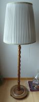 Holz - Stehlampe - für wohlig, warmes und heimeliges Licht