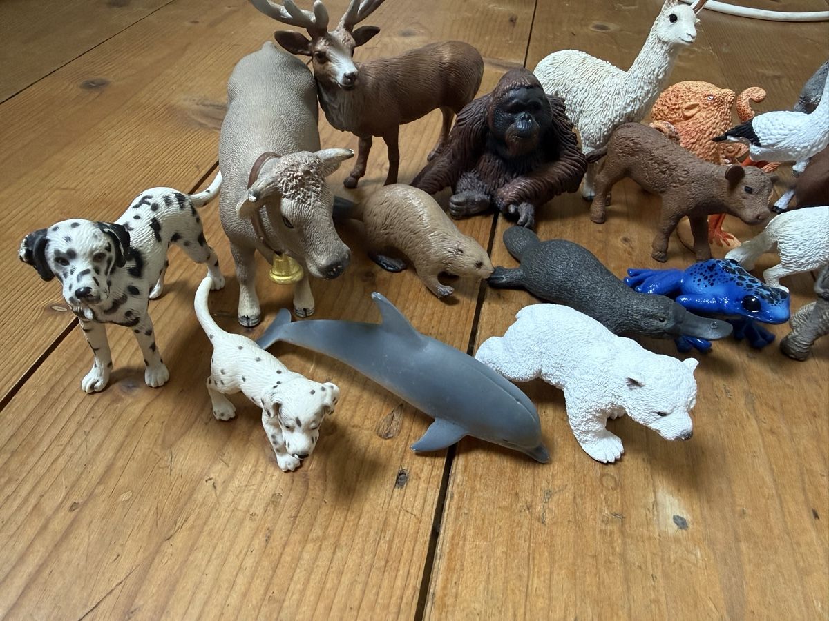 Schleich Figurines: 32 Schleich Tiere  – D'occasion à Zürich par zuerich16 1