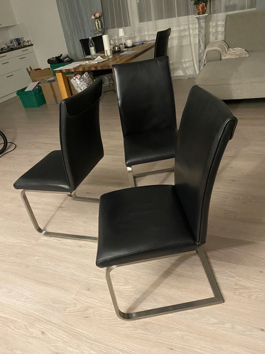 Livique Stühle: Freischwingerstühle aus Leder schwarz Metallgestell  – Gebraucht aus Weiach von Liverpool1982 3